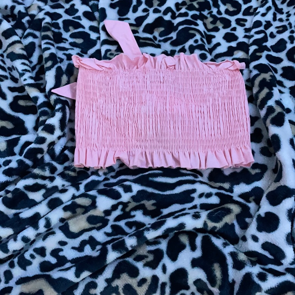 Pink scrunched up top